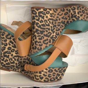 7M Women’s Platform Leopard Print